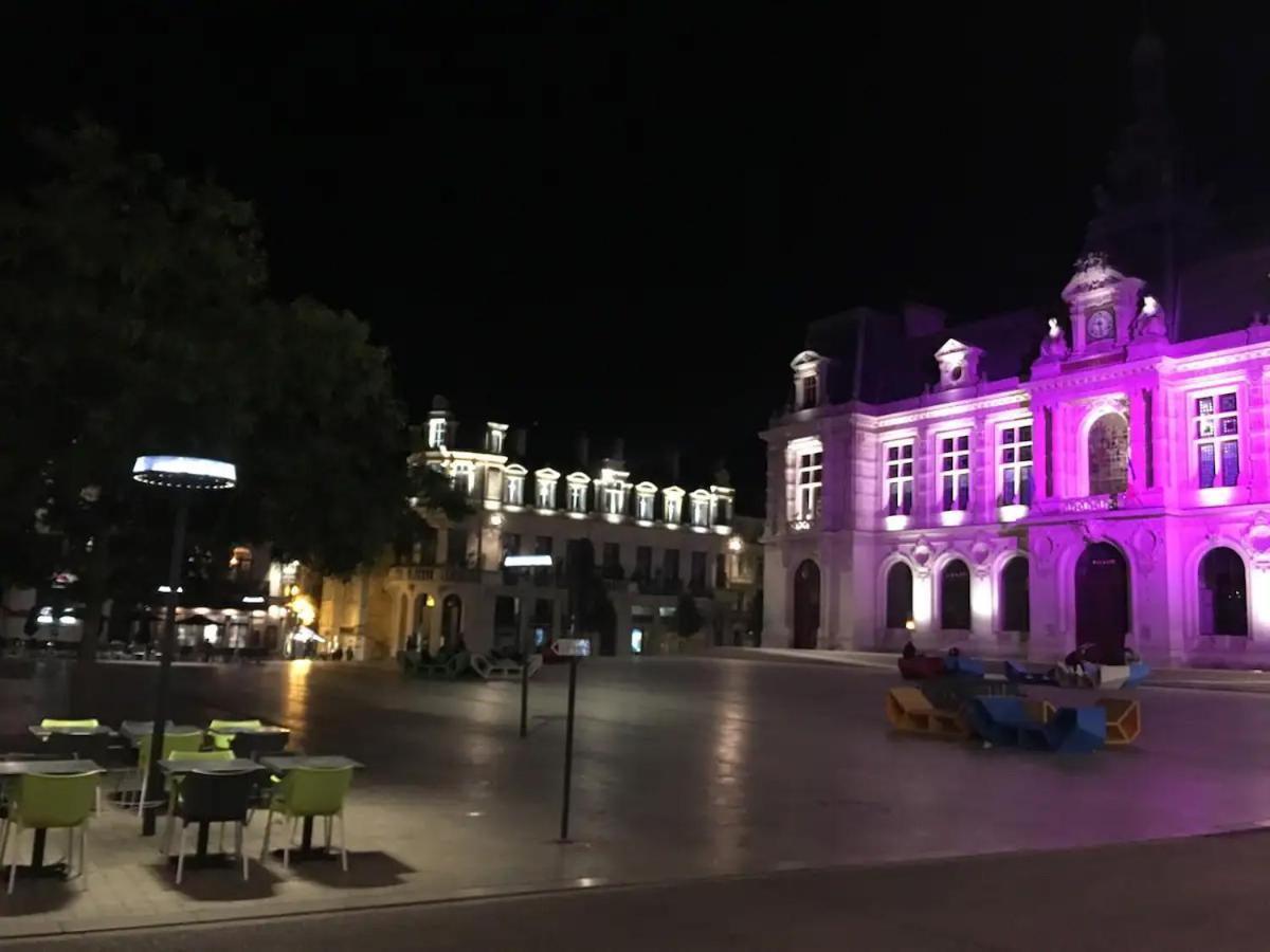 Le Square : Climatise En Centre * Poitiers